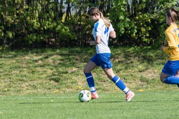 Bild 58 - B-Juniorinnen Bramstedter TS - SSV Hennstedt : Ergebnis: 3:7